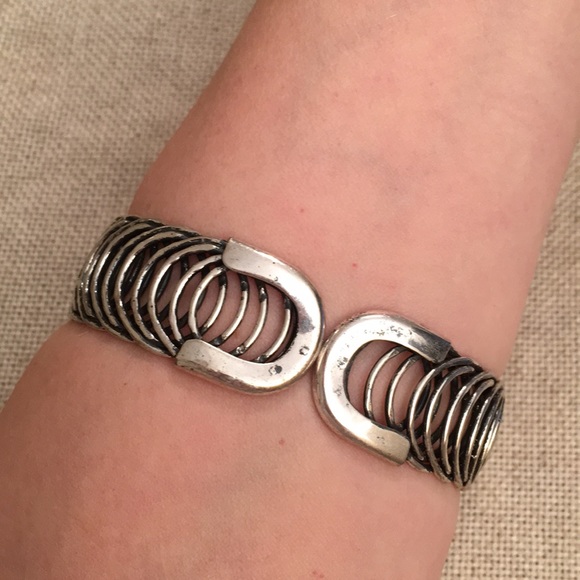 Stretchy Antique Stilvertone Bracelet Adjustable - Picture 4 of 8